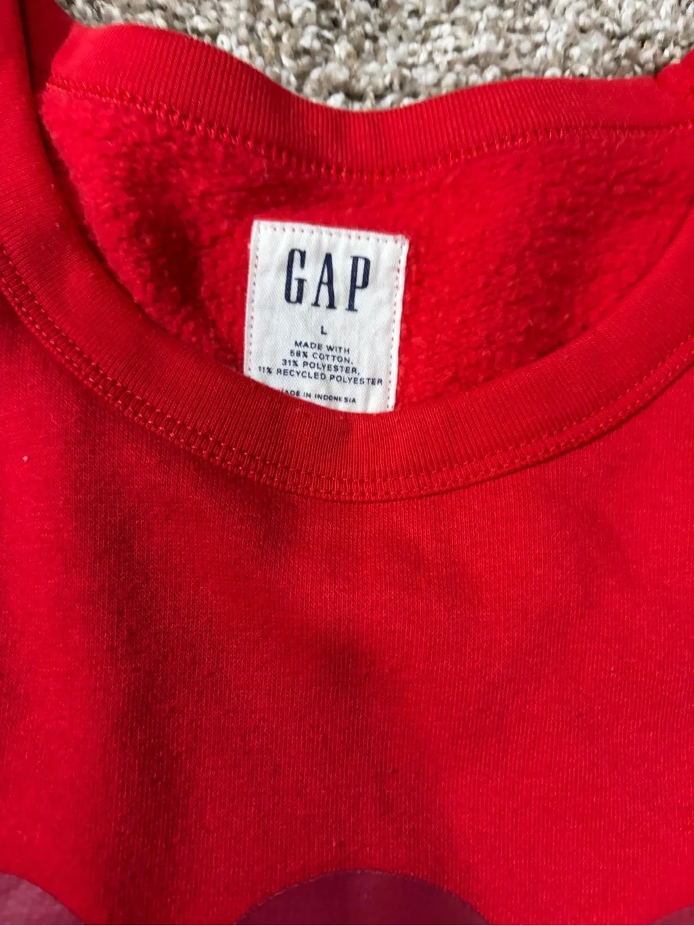 GAP bold red